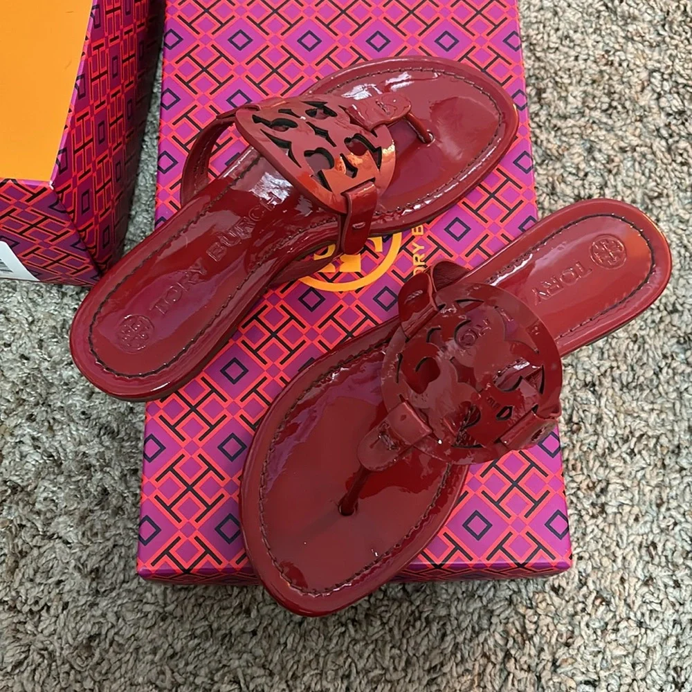 Tory Burch Women's Red Sandals - Picture 2 of 4